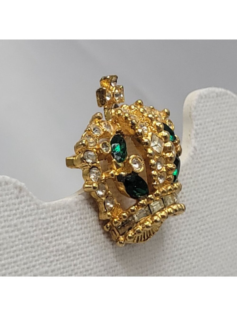 Vtg 50s Bellini Gold-Tone Crown Brooch Pin With Green & Clear Rhinestones Signed - Picture 7 of 10
